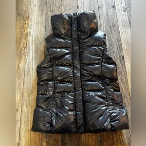 COATOLOGY SHINY BLACK PUFFER VEST. SIZE SMALL. PERFECT CONDITION 🖤